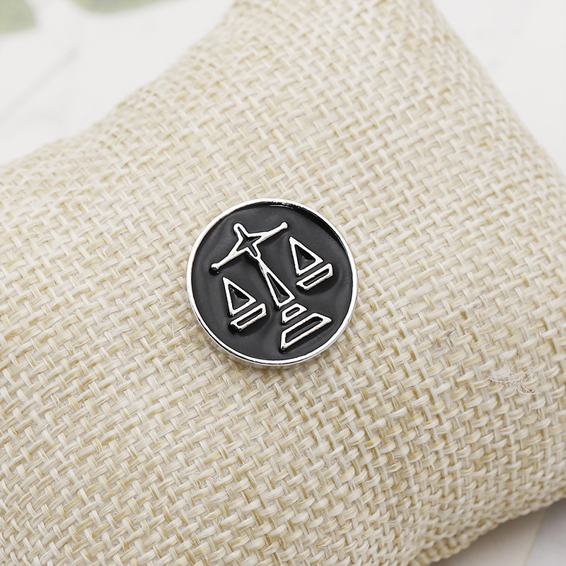 Broche tendance pour hommes et - Men'S Accessories New Balance avis et prix